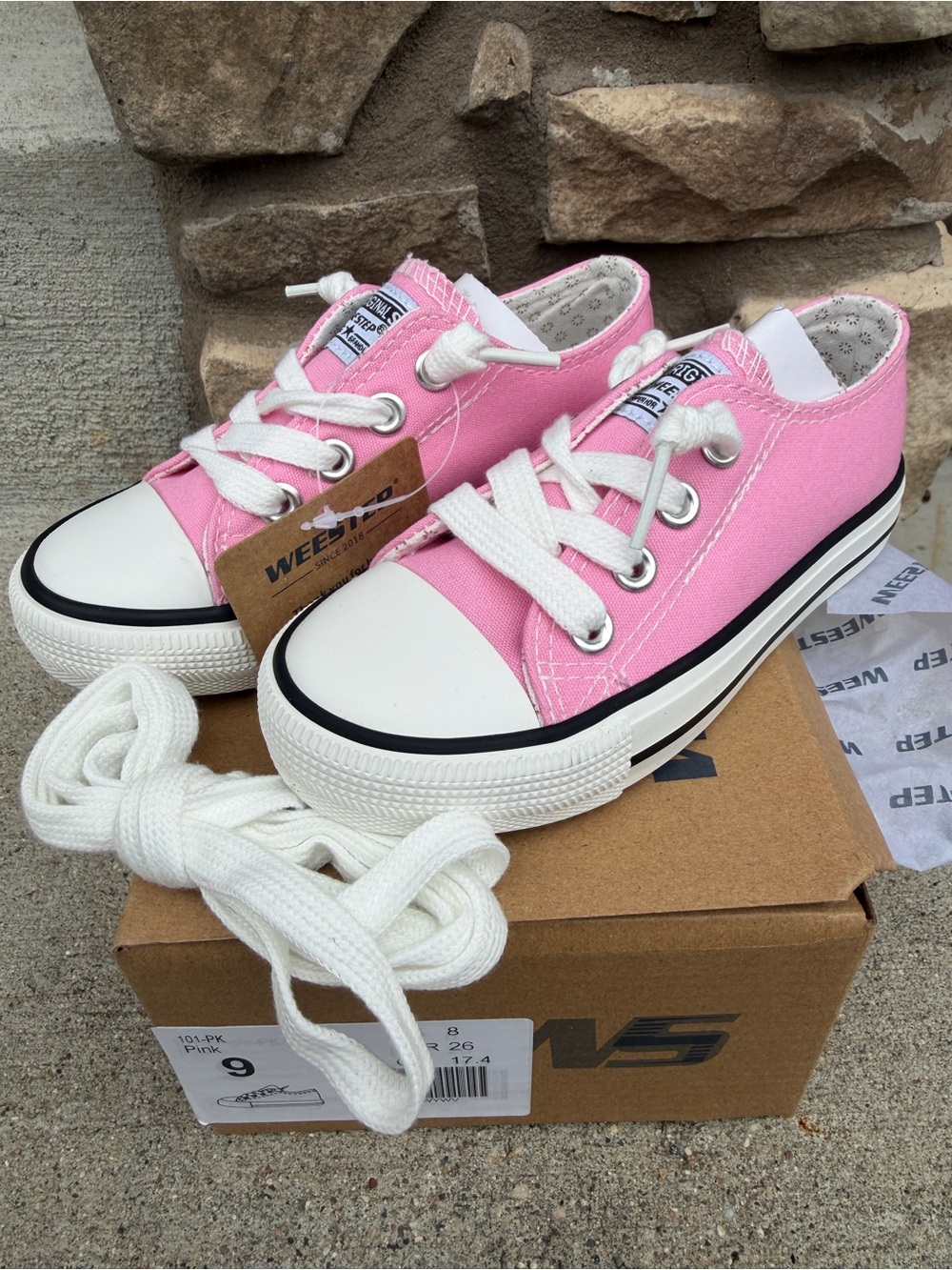 Kids Pink Low-Top Canvas Sneakers with White Toe Cap